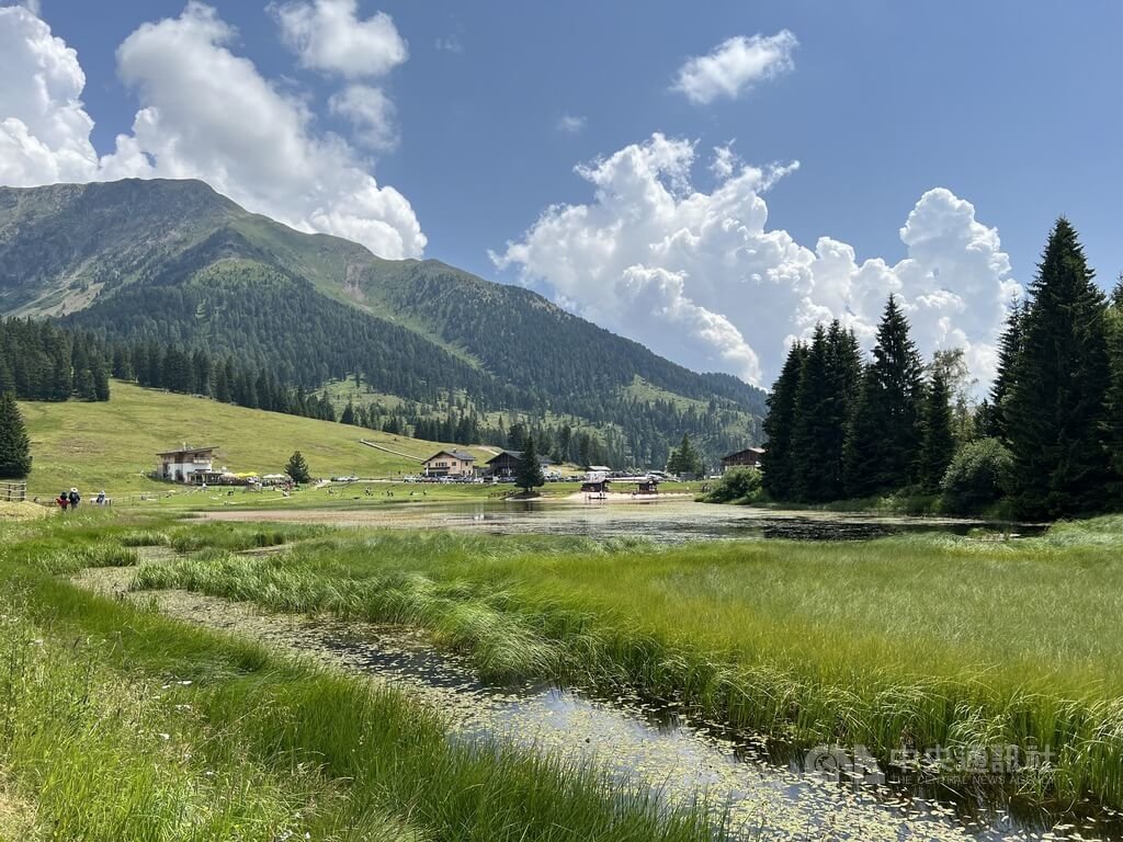 北義阿爾卑斯山區「多洛米蒂」近年在台灣也是熱門旅遊目的地，在社群網站有專門粉絲頁，經常有人分享旅行心得或揪團前往。  圖/中央社