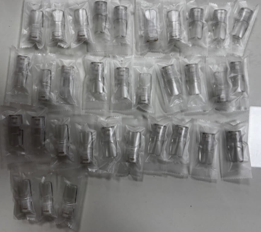 刑事局表示，喪屍煙彈（依托咪酯）原料粉末走私來源主要集中於印度及東南亞地區。圖為警方查扣的喪屍煙彈。（刑事局提供）中央社記者黃麗芸傳真　115年7月5日