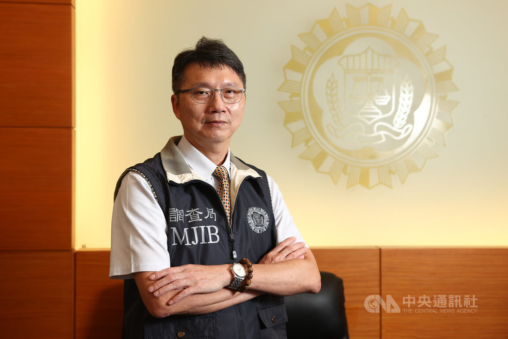 法務部調查局毒品防制處案件偵辦科科長李家甯（圖）接受中央社專訪時表示，境外走私依托咪酯（俗稱喪屍煙彈）成品主要來源是東南亞及南亞國家，若是先驅原料，大部分都來自中國。中央社記者王騰毅攝　115年7月5日
