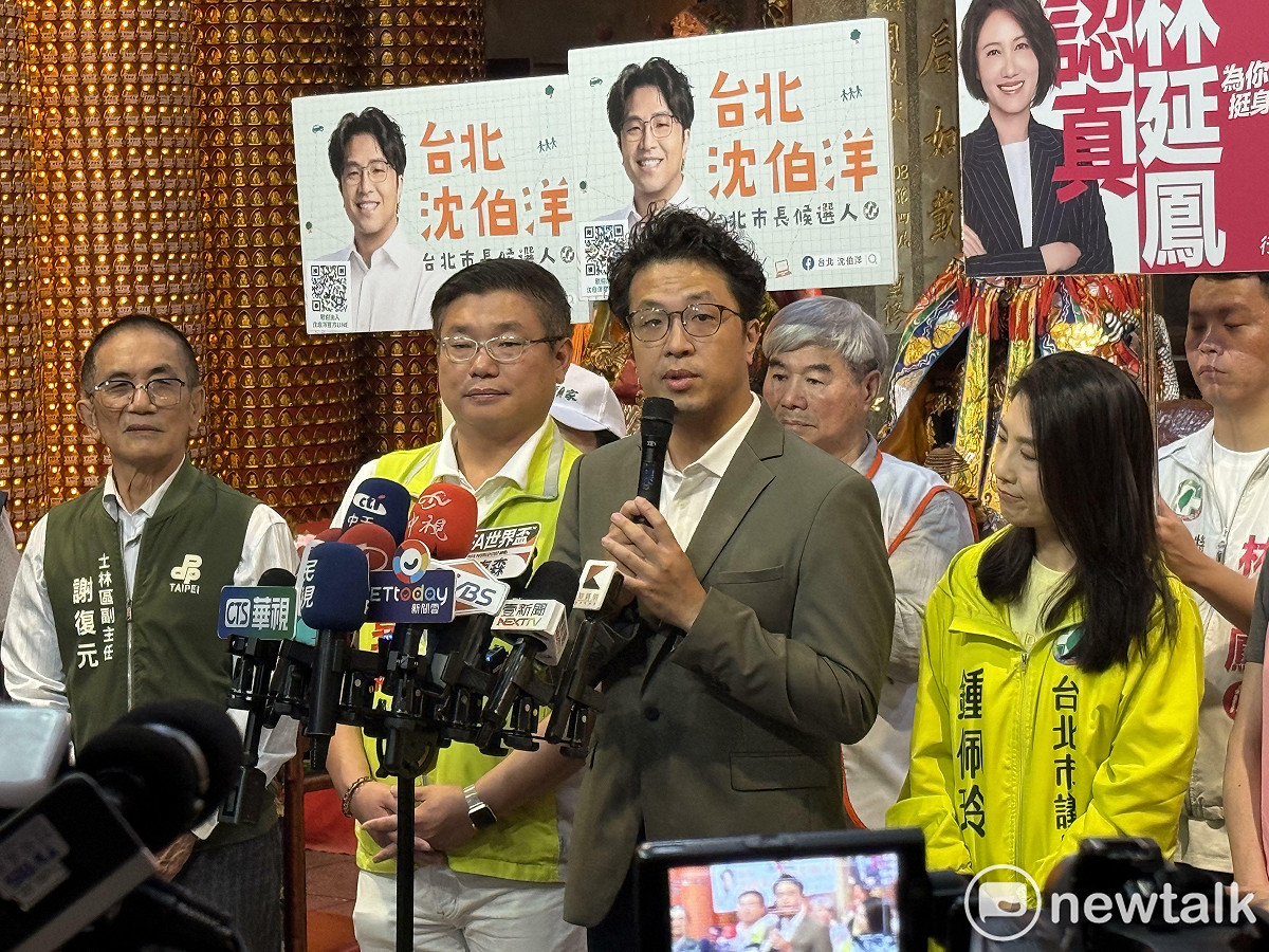 民進黨台北市長參選人沈伯洋今赴士林慈諴宮參拜。 圖：周煊惠 / 攝