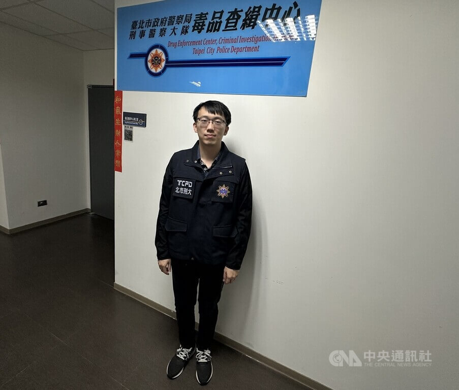 「喪屍煙彈」造成毒駕危害，台北市刑警大隊毒品查緝中心警務員兼代理隊長陳建宇（圖）表示，依托咪酯可轉成煙油，因電子煙易隱藏、好攜帶，可加香精減少吸毒後臭味，讓吸毒人口趨之若鶩。中央社記者劉建邦攝　115年7月5日