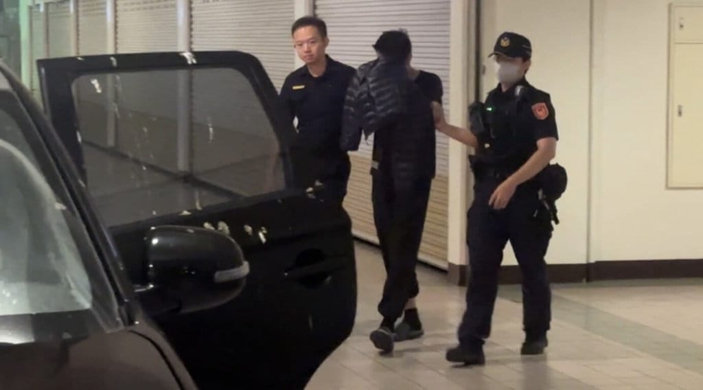 屏東警分局4日獲報有女子倒臥在某汽車旅館客房，已無呼吸心跳，警方5日循線帶回一同入住的蔡姓男友偵訊，釐清全案始末。（讀者提供）中央社記者李卉婷傳真　115年7月5日