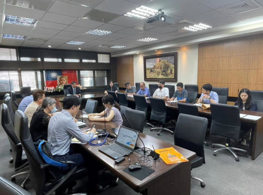 台灣台中地方檢察署檢察長洪家原6日主持「油品致癌物超標」專案會議，釐清中聯油脂股份有限公司油品致癌物超標原因。（台中地檢署提供）中央社記者趙麗妍傳真　115年7月6日