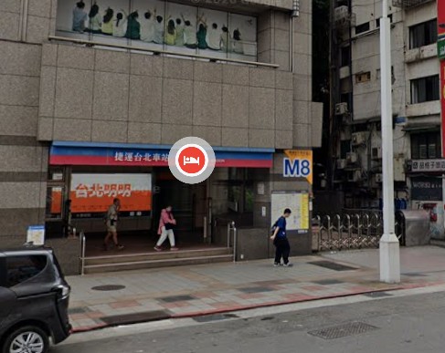 台北車站M8出口傳出辣椒水外洩事件，犯嫌今日下午遭逮。 圖：翻攝自Google Map