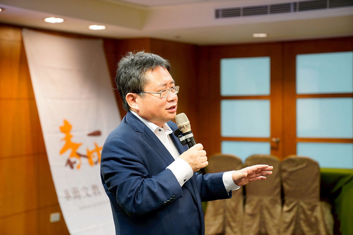 印太戰略智庫執行長矢板明夫則以亞太局勢與國際戰略為題與學員分享。 圖：春雨文教基金會/提供