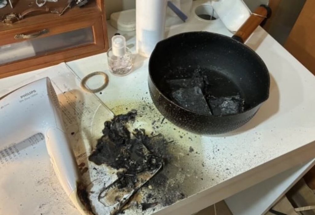 台北市消防局7日表示，3C用品充電起火事件頻傳，呼籲民眾務必提高警覺，落實安全充電與定期檢查，才能有效防範鋰電池火災。（台北市消防局提供）中央社記者黃麗芸傳真　115年7月7日