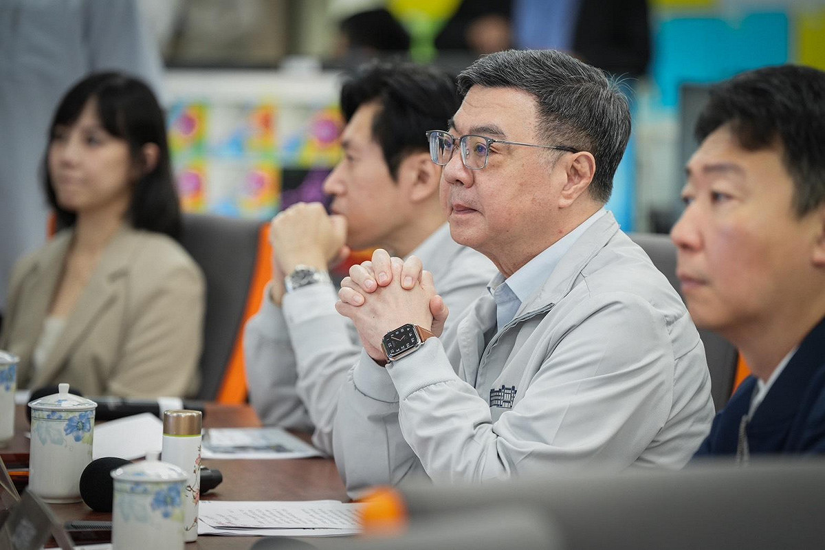 行政院長卓榮泰7日前往交通部中央氣象署視察。 圖：行政院提供
