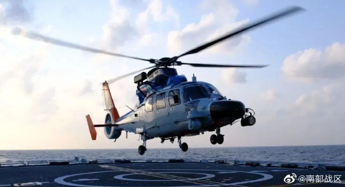 解放軍「直-9」艦載機。 圖：翻攝陸網/南部戰區