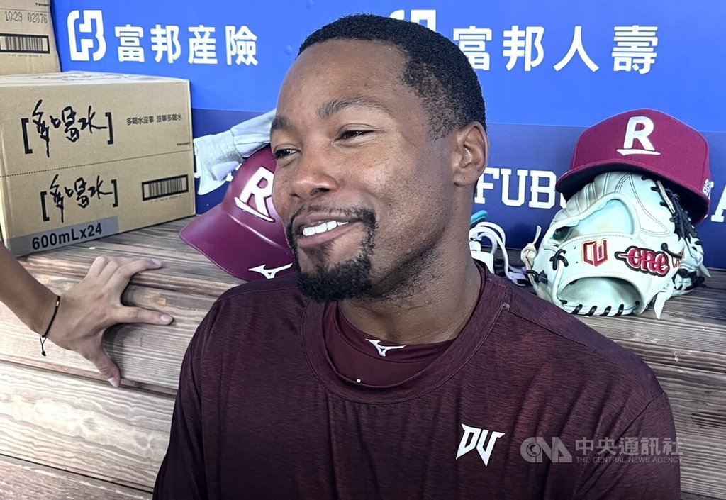 樂天桃猿洋砲道威聖（Ronnie Dawson）（圖）8日在中華職棒初登場，先發第3棒、左外野手，回憶起先前遇到大傷一度以為棒球人生就此結束，道威聖心懷感激。中央社記者蘇志畬攝　115年7月8日