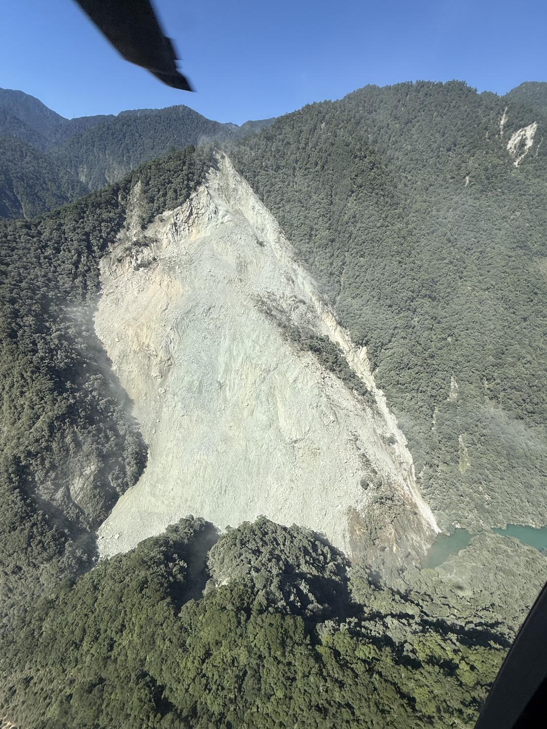 萬里溪上游堰塞湖完成空中勘查 花蓮分署公布初判結果並持續嚴密監控警戒。 圖：翻攝自林業及自然保護署