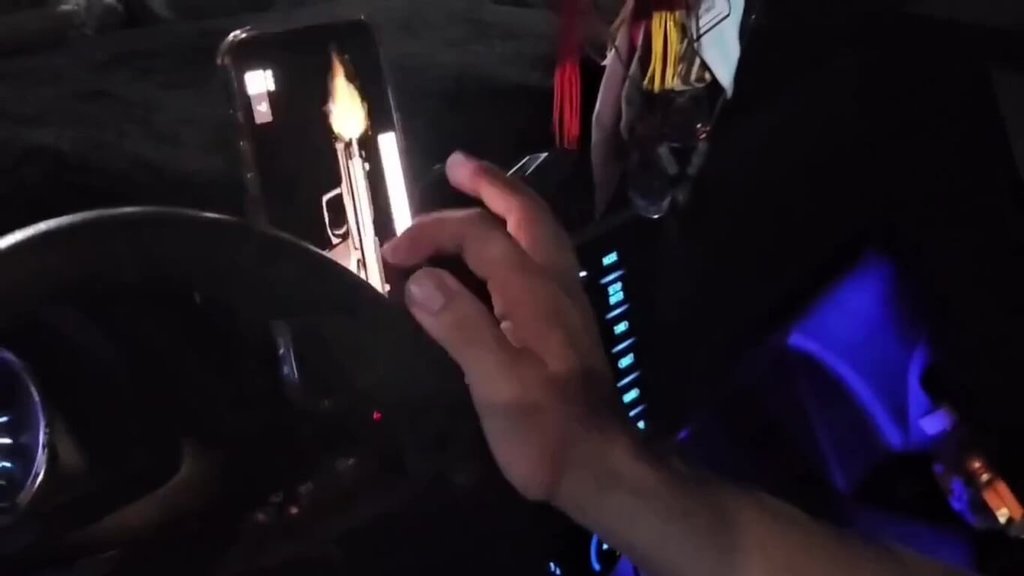 王姓男子日前駕車疑與機車騎士鬧磨擦，透過汽車音響播放手槍擊發聲音，明顯槍聲在車外都能聽見，嚇得騎士發文說「被疑似開槍嗆聲」，南投縣警察局埔里分局持續釐清王男播放槍聲有無違反社會秩序維護法。（民眾提供）中央社記者蕭博陽南投縣傳真　115年7月12日