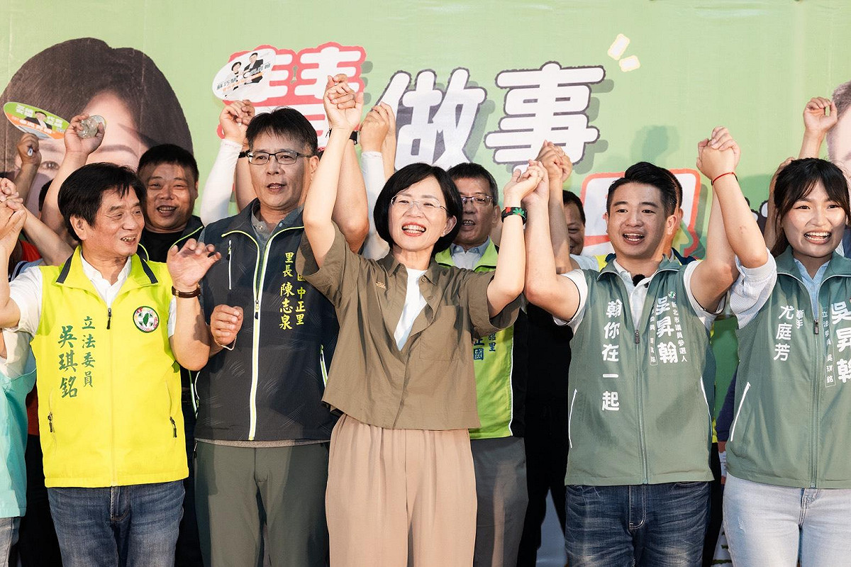 民進黨新北市長候選人蘇巧慧今（12）晚出席新北市議員吳昇翰參選人三峽座談會，500多名市民擠爆會場，展現蘇巧慧的超人氣。 圖：蘇巧慧競選辦公室提供