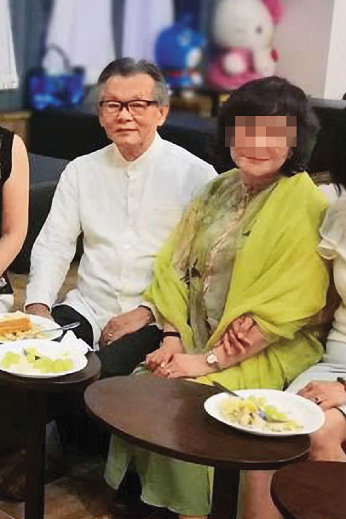 張俊宏（左）與黃姓女友（右）同居多年，資產都登記在黃的名下。 圖：翻攝張俊宏臉書