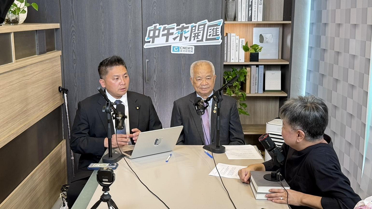 國民黨立委、宜蘭縣長參選人吳宗憲及其父親吳東霖接受《中午來開匯》節目主持人黃光芹專訪。 圖：《CNEWS匯流新聞網》/提供