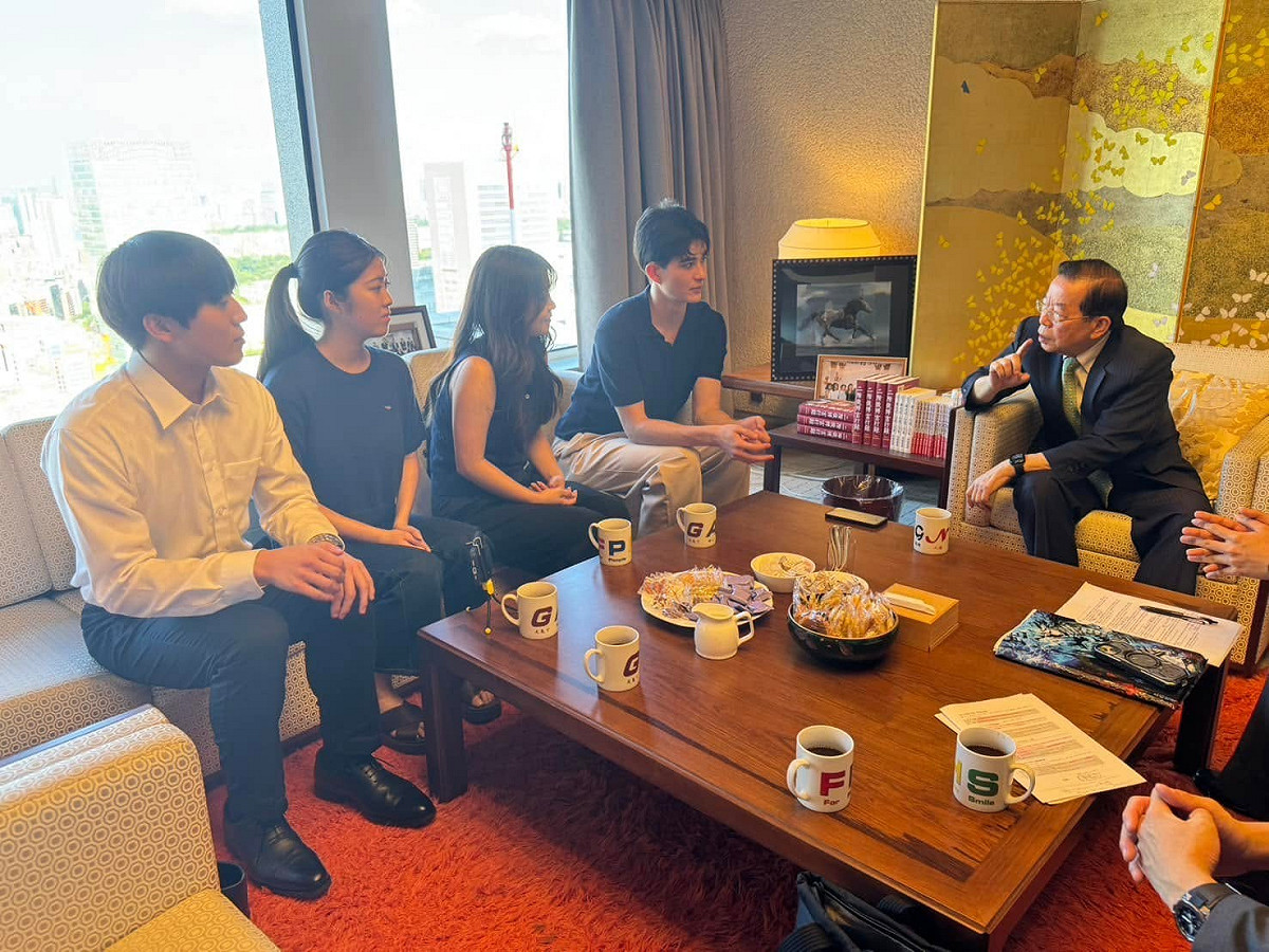 謝長廷接受早稻田大學訪問，聚焦台日斷交前後的歷史變遷，希望從「歷史見證人」的角度了解當年的所見所聞。 取自謝長廷臉書