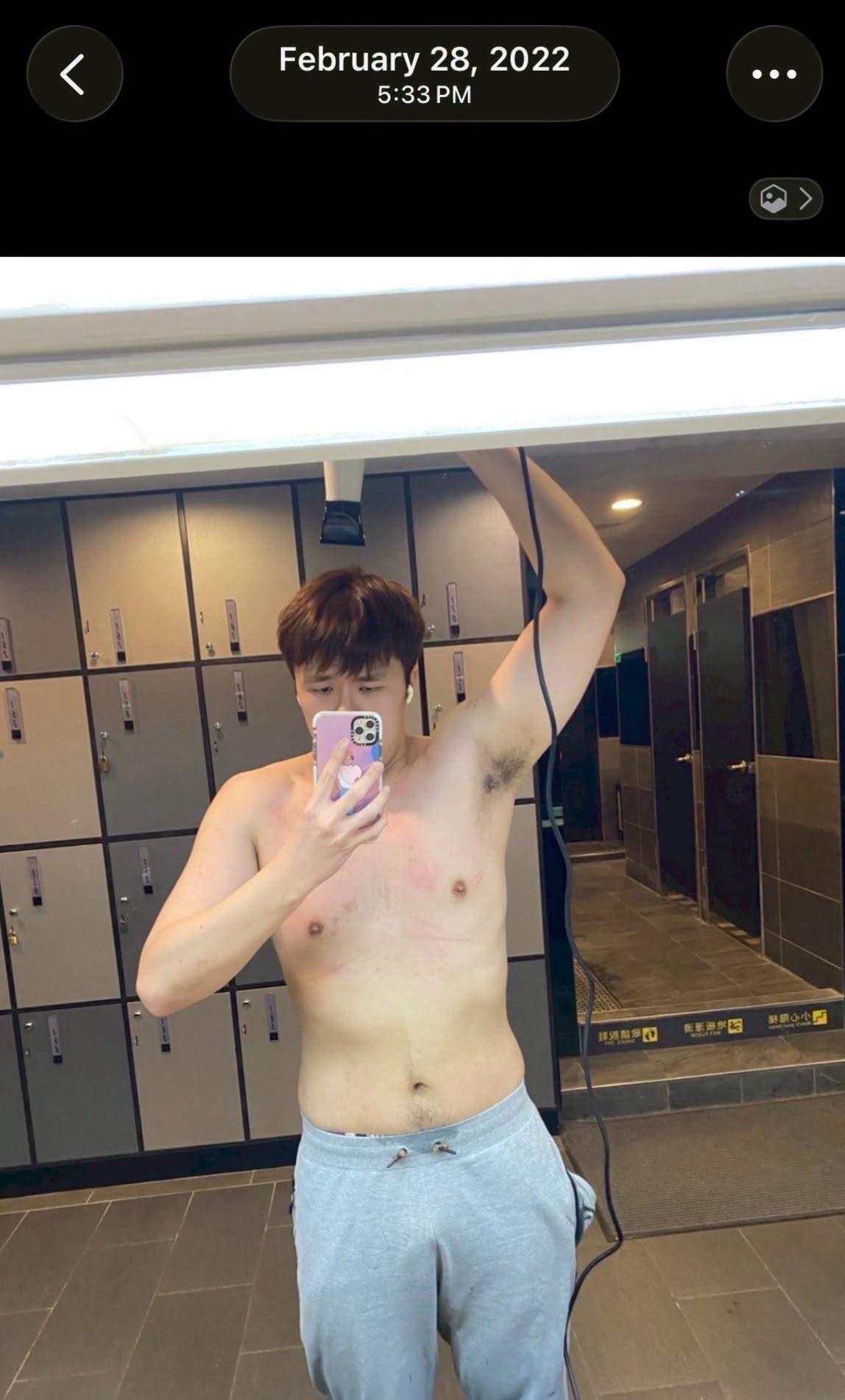 吳靜怡再曝光一張佀廣洋身材照，痛批萬美玲為什麼愛說謊？佀廣洋為什麼不用當兵？其中一定有共犯！要求萬美玲道歉、辭立委。 圖：取自吳靜怡臉書