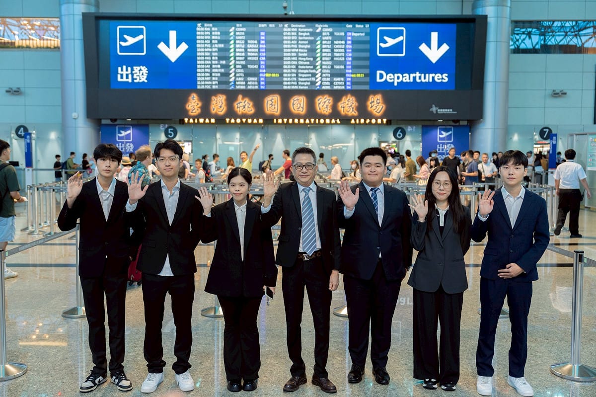 民眾黨青年團今啟程赴中國上海進行交流。 圖：民眾黨 / 提供