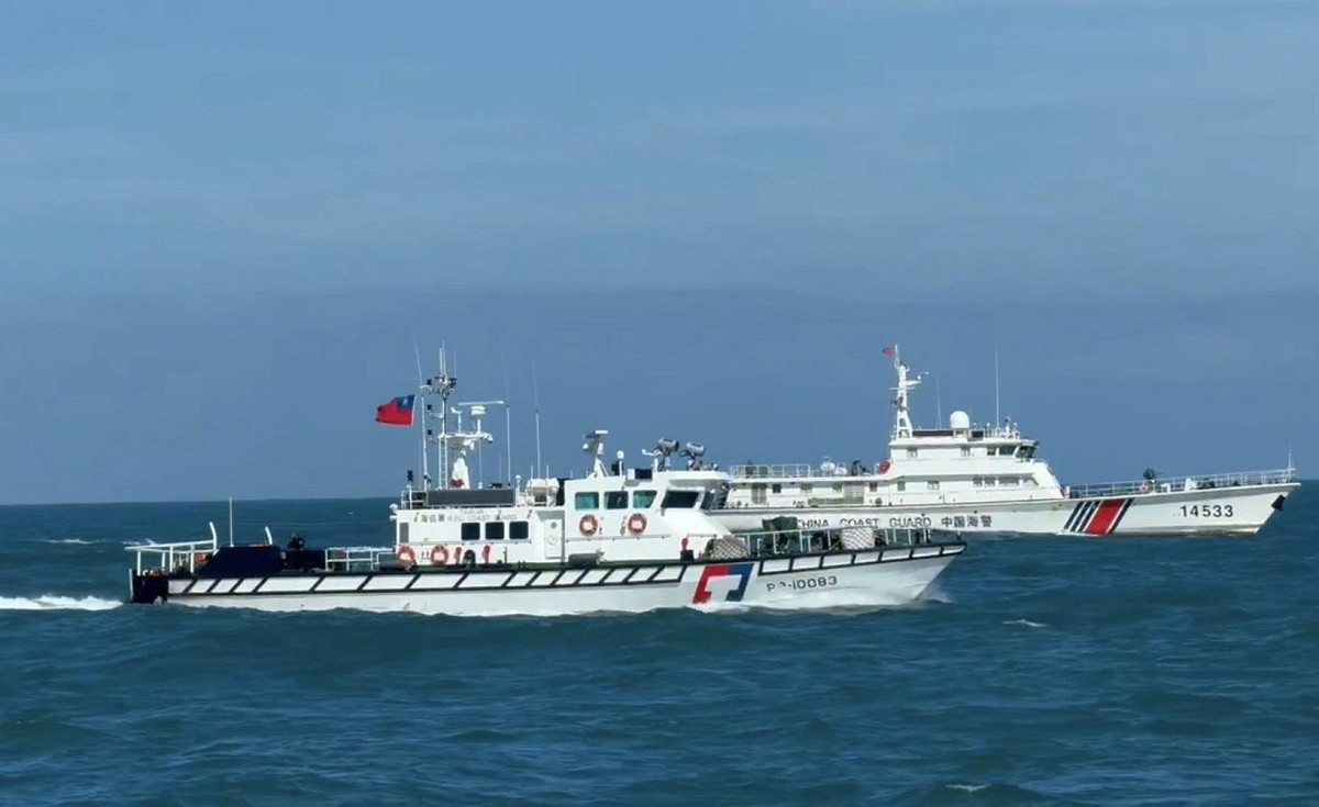 海巡署通報，14日下午，4艘中國海警船襲擾金門海域。 圖：海巡署提供