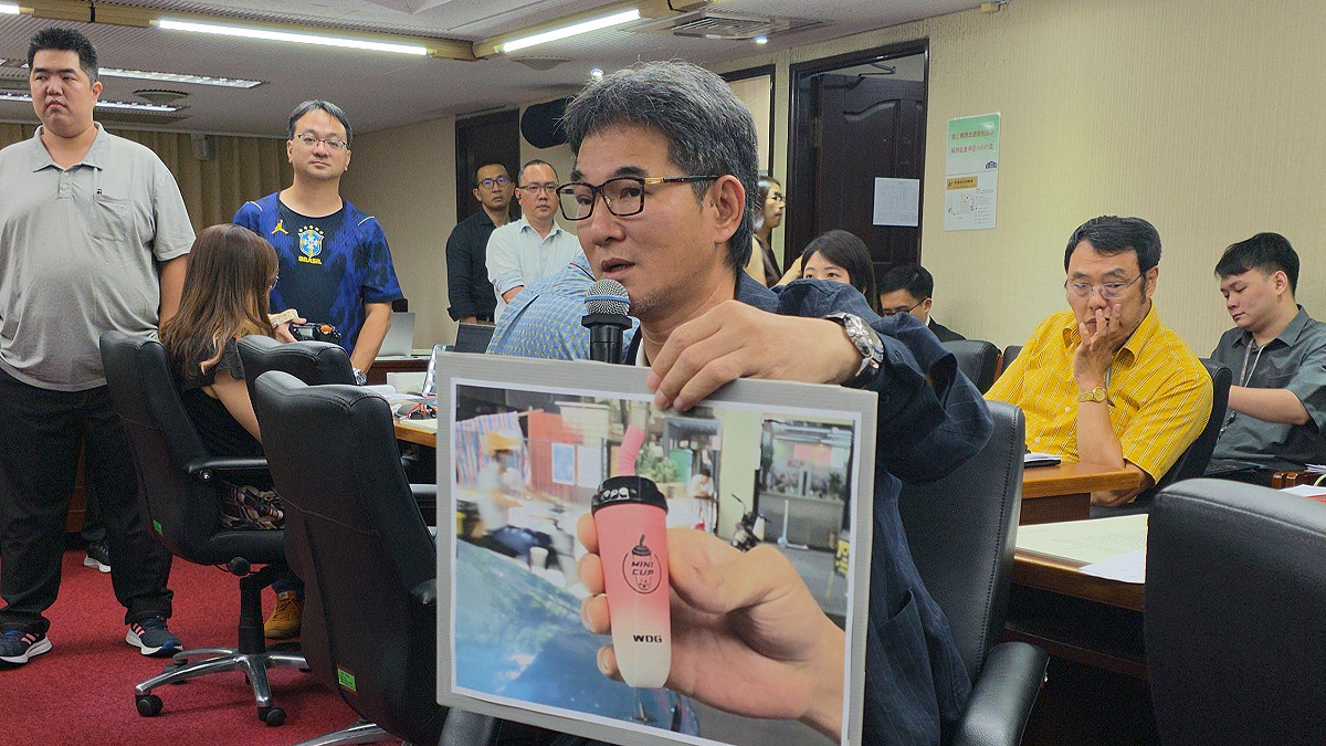 民進黨立委劉建國表示，這次針對《菸害防制法》的修法已不只是單純的菸害防制，而是針對電子菸與「依托咪酯」等新興毒品問題所提出的重要修法 圖：劉建國辦公室／提供