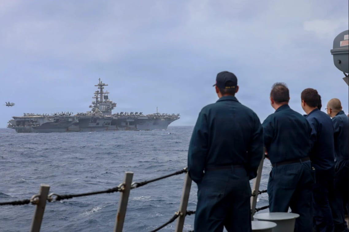 美軍在中東區域雙航艦部置之一，「布希號（CVN-77）」航空母艦。 圖：翻攝US NAVY