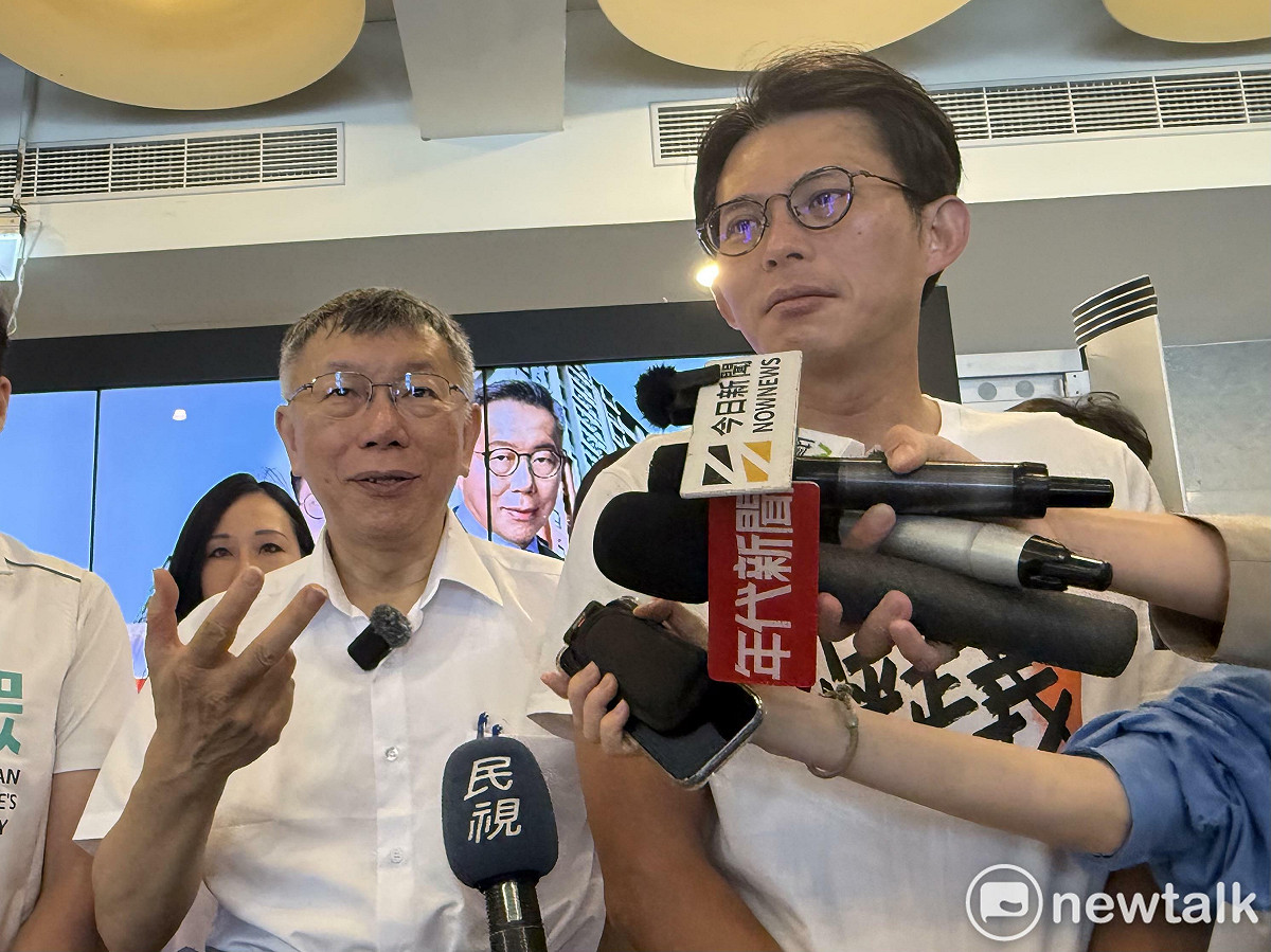 民眾黨創黨主席柯文哲（左）、黨主席黃國昌（右）。 圖：周煊惠 / 攝