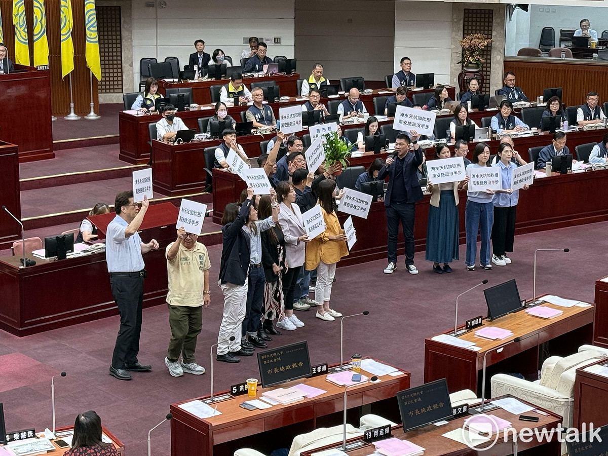 民進黨台北市議會黨團杯葛市長蔣萬安施政報告。 圖：周煊惠 / 攝