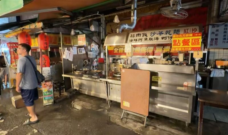 台中豐原廟東夜市發生攤商衝突事件。 圖：翻攝畫面