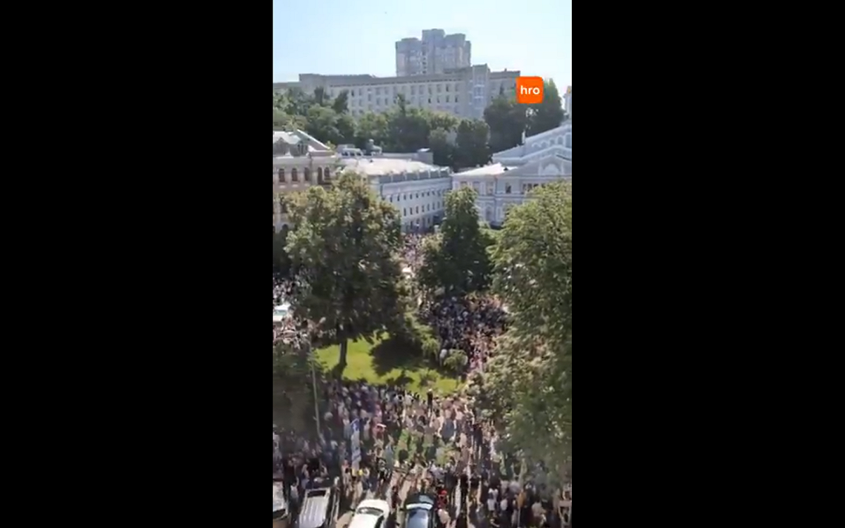 費多羅夫遭撤換後，也引爆烏克蘭國內罕見的政治示威。 圖：翻攝自影片