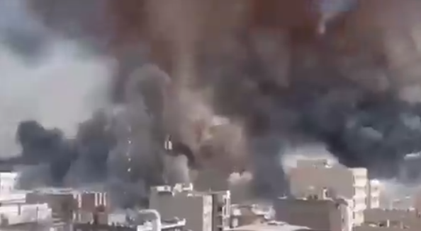 美軍已連續六晚對伊朗發動空襲，伊朗西部多個城市均遭到轟炸。 圖:翻攝自 X @zend_tv