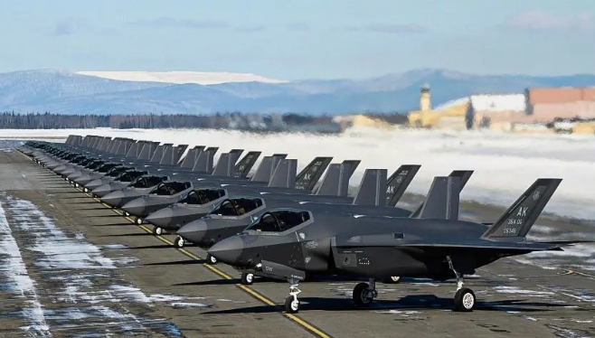 美軍F-35戰機群。 圖 : 翻攝自軍武大V