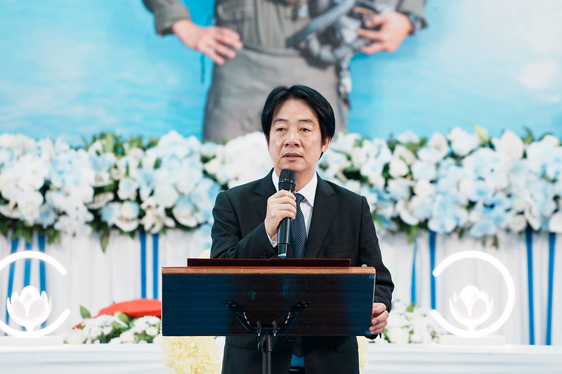 賴清德對辛柏毅說，「謝謝你，任務解除。」 圖：總統府提供