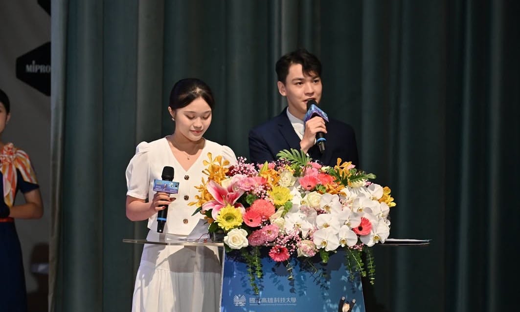 蔡宗憲(右)重返校園後，積極投入志願服務、公益活動及生命教育分享，。 圖：高科大/提供