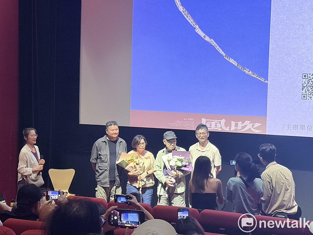 《風吹》製片團隊今（20）日於光點華山電影館舉行《風吹》紀錄片試映會，黃文雄本人（右二）、大埔事件朱阿嬤的家人（左二）也親自出席。 圖：李宣萱/攝