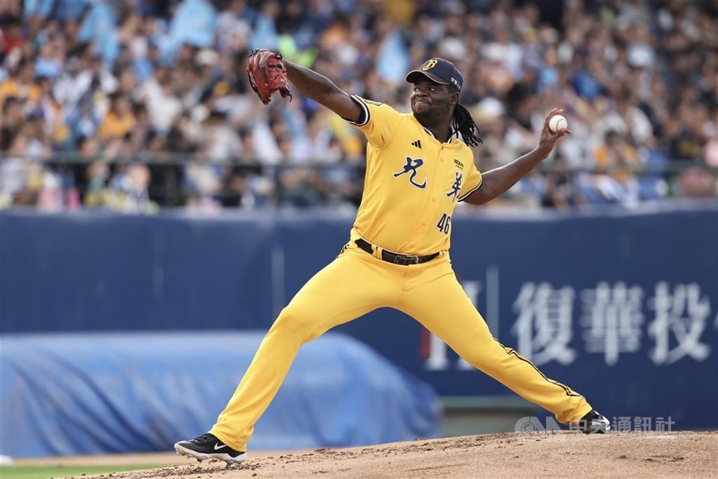 中職中信兄弟洋投德保拉（Jose De Paula）21日將先發對台鋼雄鷹，生涯對戰尚無敗績。（中央社檔案照片）