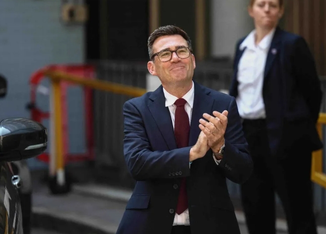 繼斯塔默之後接棒英國首相的伯納姆。 圖 : 翻攝自IC Photo
