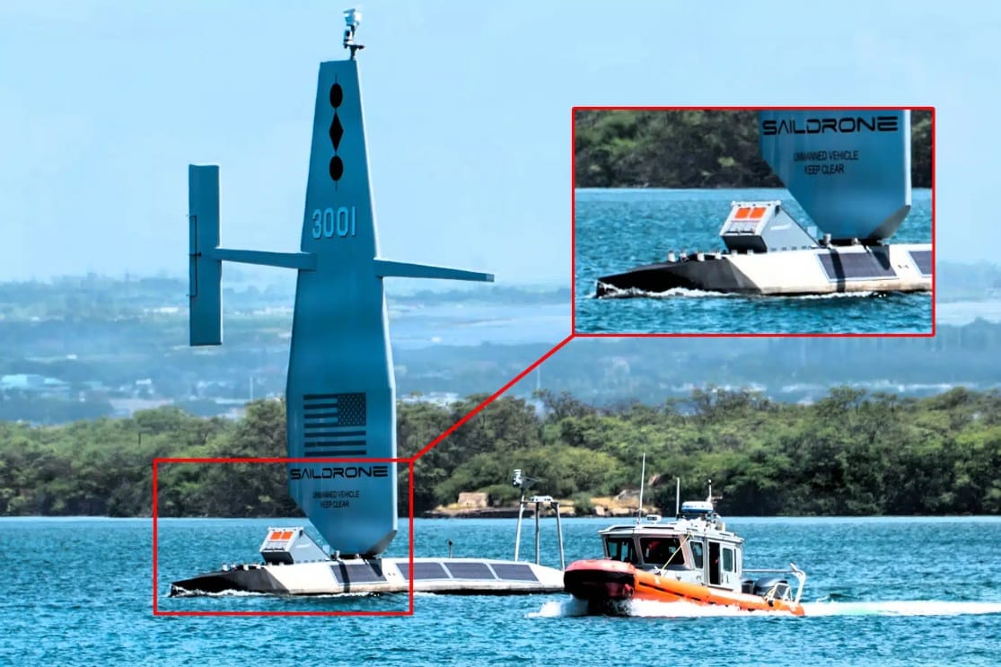 美國海事科技公司「帆船無人機」開發的攻擊型「測量員」（Surveyor）大型無人水面載具，被發現成功安裝4聯裝聯合空對地飛彈（JAGM）發射器。 圖：翻攝US NAVY