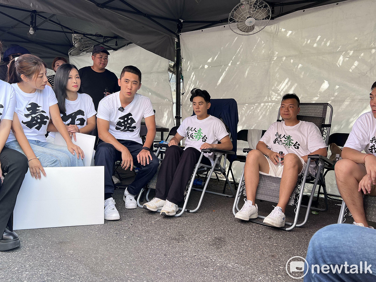 民眾黨新北市議員6位參選人赴凱道聲援國民黨青年軍絕食。 圖：周煊惠 ／ 攝
