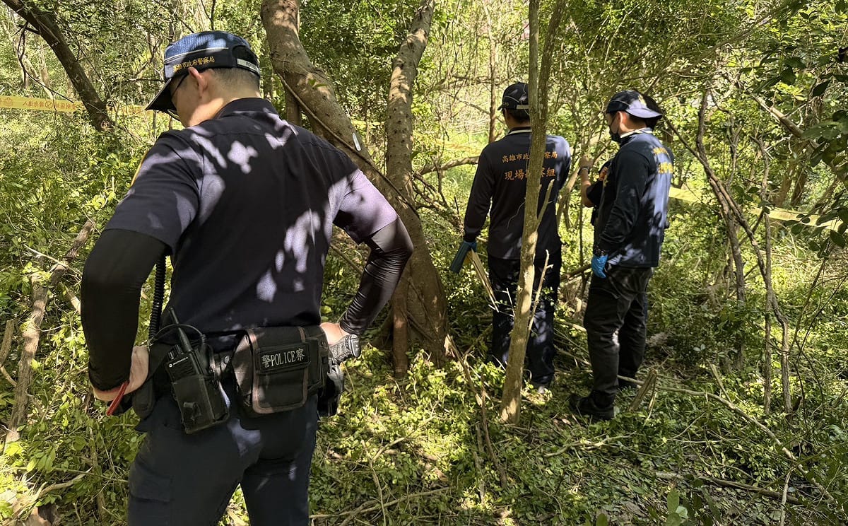 警方同步通知鑑識中心到場採證。 圖：孫家銘翻攝