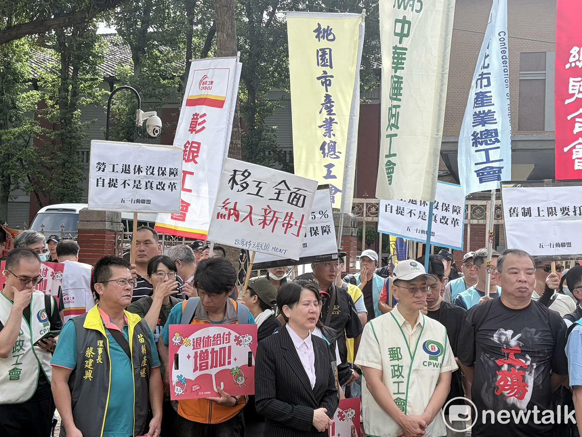 民眾黨立法委員邱慧洳也到現場聲援。 圖：李宣萱/攝