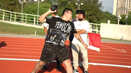 詹朱姓男子去年刺殺前女友，過去曾奪下鉛球比賽冠軍。 圖：翻攝自該校臉書