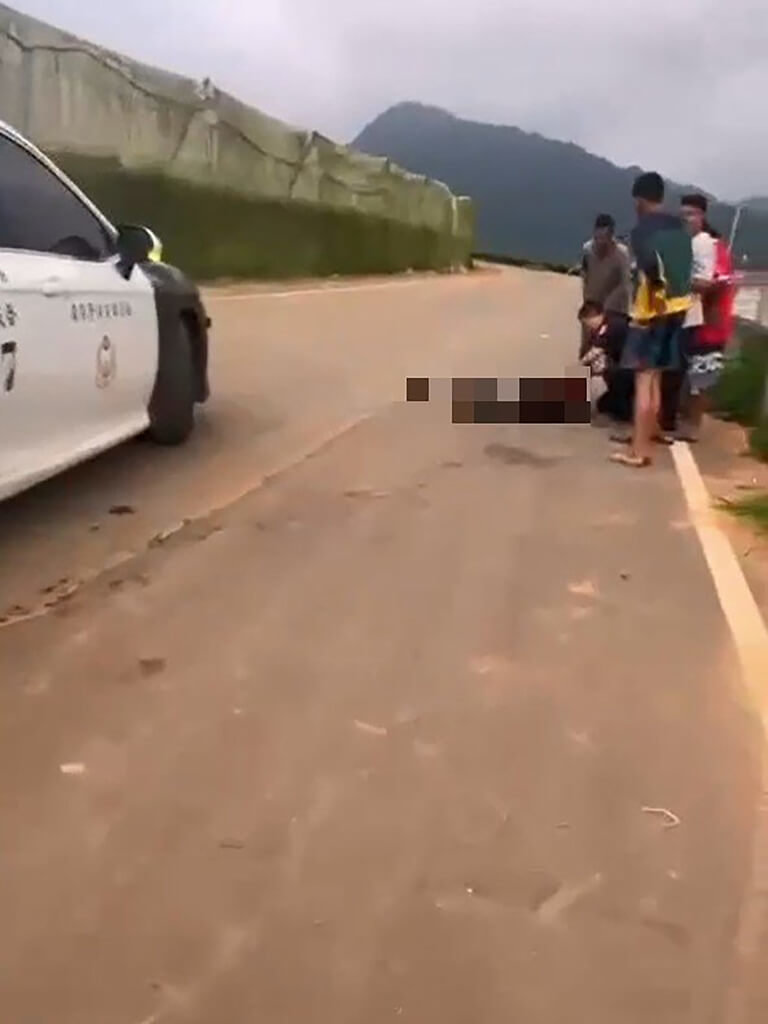 南投縣埔里鎮22日下午發生印尼籍失聯移工涉嫌持刀鬥毆，導致2人受傷送醫，其中1人傷重不治，警方23日在國姓鄉逮獲2名涉案移工送辦。（民眾提供）中央社記者鄭維真傳真　115年7月23日