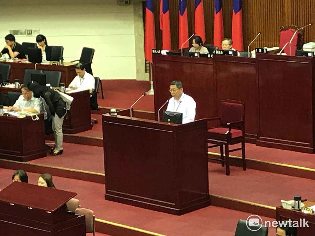 台北市長柯文哲今（17）日赴市議會備詢。 圖：周煊惠 / 攝