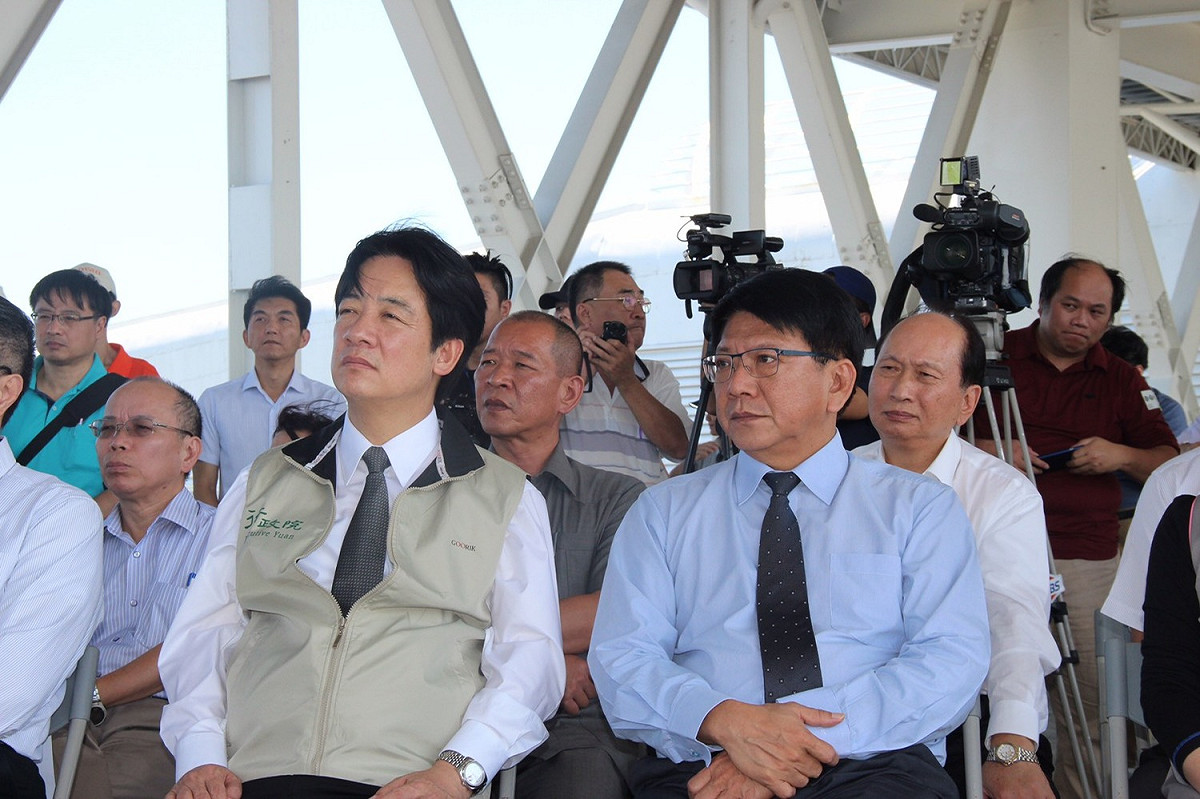 行政院長賴清德今日率屏東縣長潘孟安及內閣團隊前往屏東東港知名觀光景點大鵬灣視察。 圖：屏東縣政府/提供