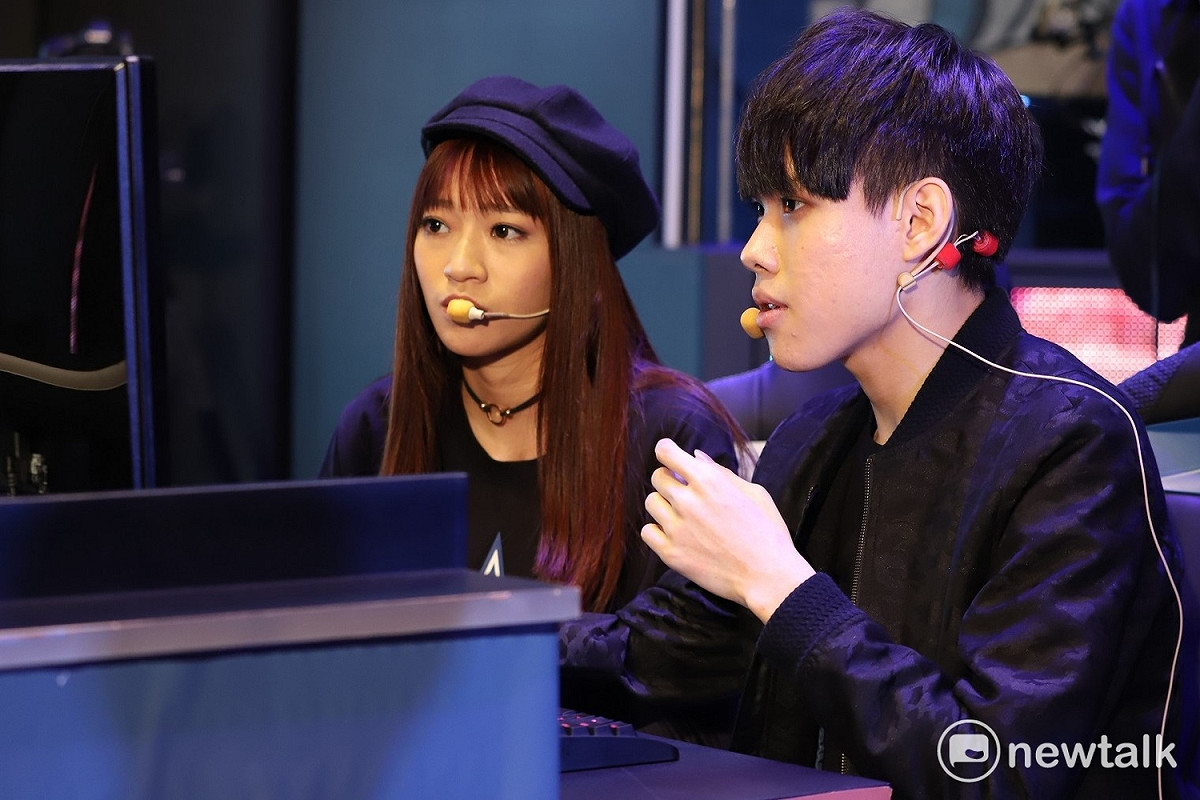 明星藍隊則是派出甜美可愛的閨密組合「NL」和「歐安」。 圖：蔡幸秀/攝