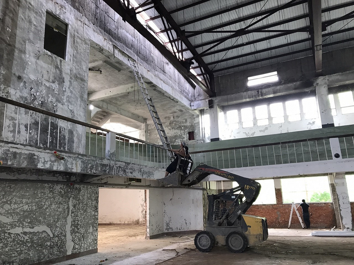 台中東勢區實驗教育複合式園區未來將進行實驗教育多功能中心及綜合大樓整修等，預計108年6月完工，屆時活動中心室內空間可達社區共享效益。 圖 : 台中市教育局/提供