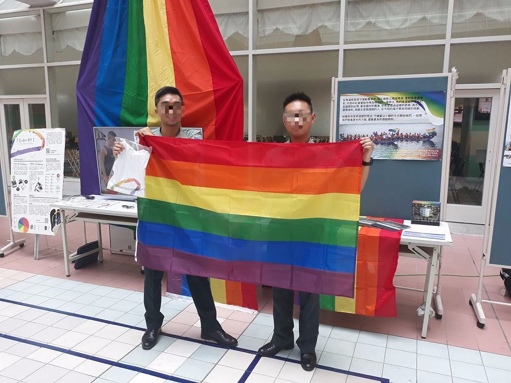 國防醫學院某系學會，10月下旬，於校園內舉辦「SCORA彩虹驕傲週」的活動。 圖 : 捍家盟/提供