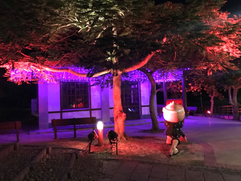 四重溪溫泉季，將在11月25日（周六） 登場，四重溪溫泉公園打造了美麗的燈景裝置。 圖:屏東縣府／提供
