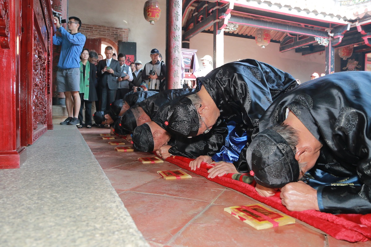 金門 縣瓊林蔡氏聚落是文化部推動的「再造歷史現場」計畫案之一，文化部長鄭麗君今天受邀出席秋祭活動 圖 : 文化部／提供