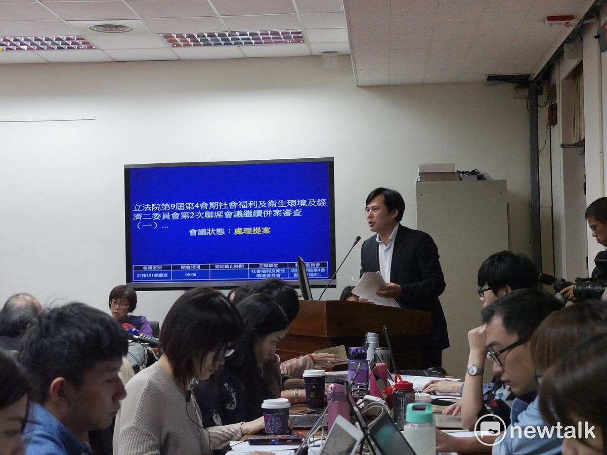 黃國昌發言批柯建銘也曾挺「兩例」。 圖：黃韋銓/攝