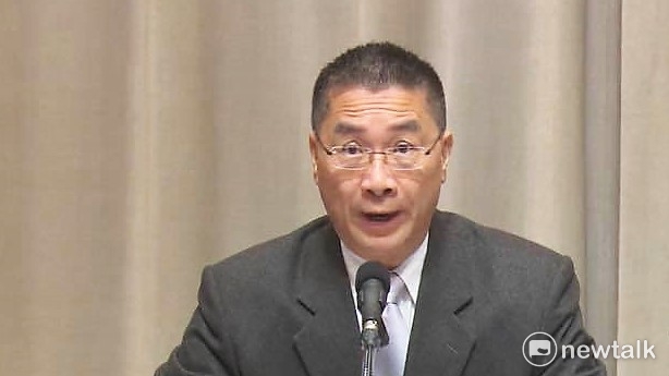 行政院發言人徐國勇今（23）天表示，如果要與慶富解約，必須要等到解約條件成熟，還需要一小段時間。 圖：謝莉慧/攝